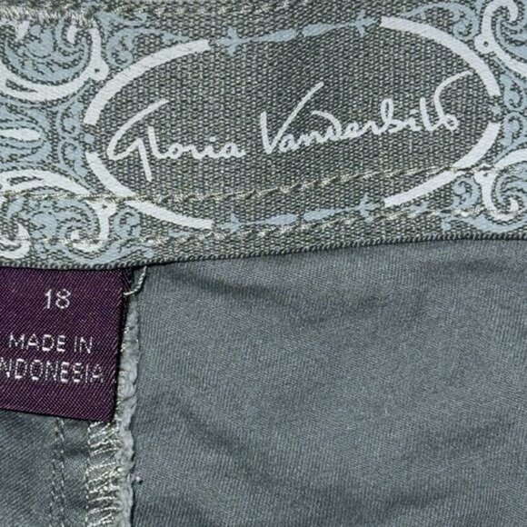 Gloria Vanderbilt Womens Cargo Capri Pants Size 18 Gray Cotton Blend - Picture 3 of 7